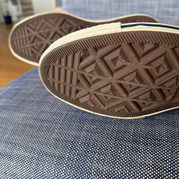 Converse  Canvas Hi-Tops, W size 9, M size 7. - Picture 5 of 7